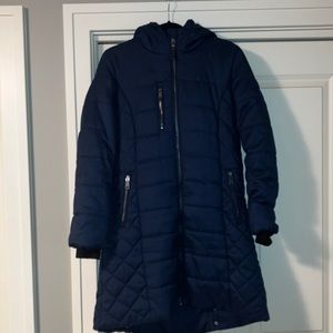 Women’s navy puffer Pacific Trail winter coat. Size Large. Like new condition.